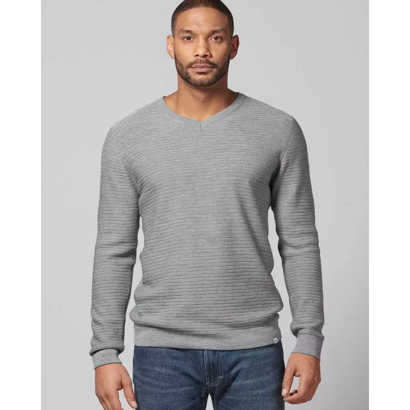 Men's man-neck sweater and wool