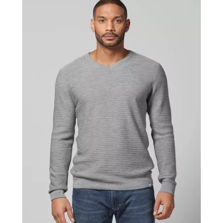 Men's man-neck sweater and wool