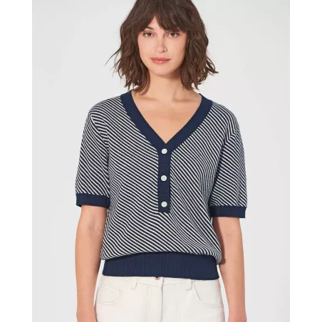 Maglione a mano a mano a strisce e maglione di cotone organico