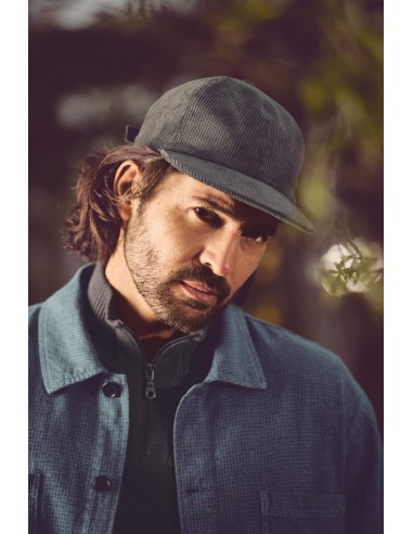 Cappellino in velluto con corde in cotone