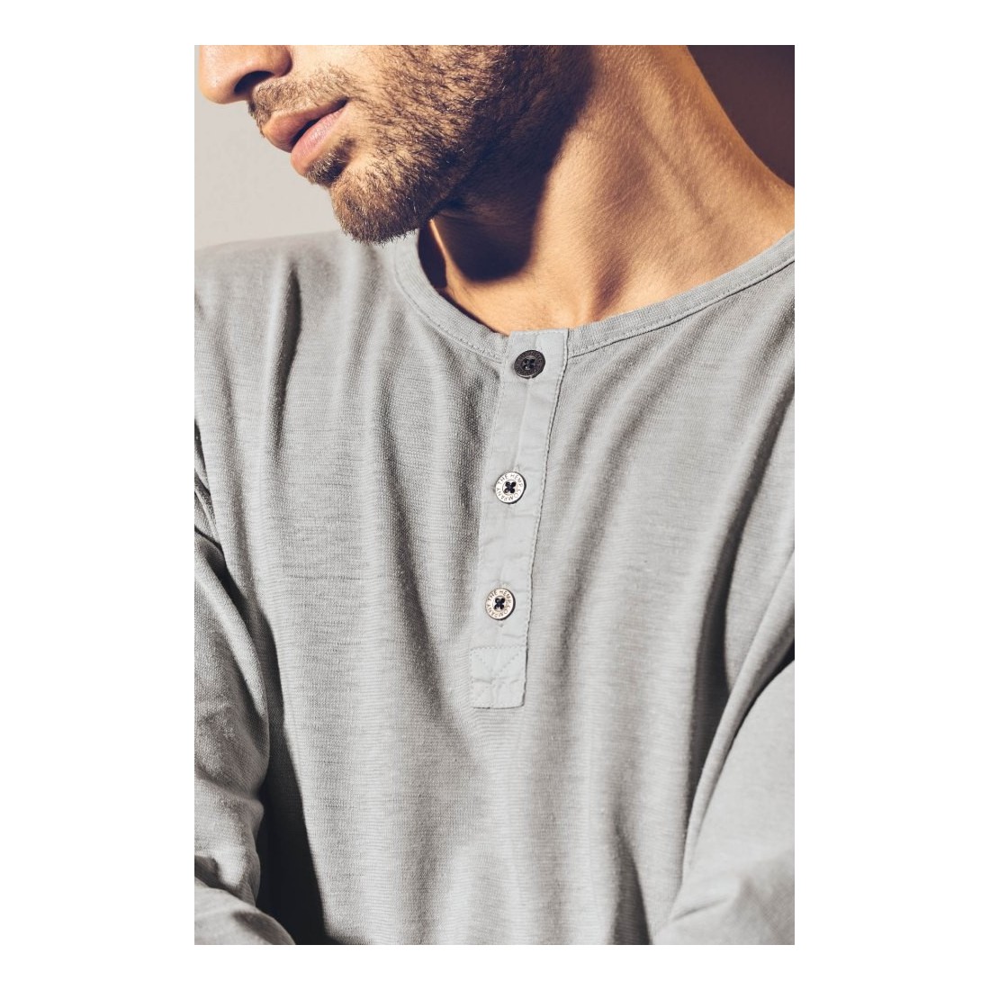 Henley t-shirt - Men's buttoned